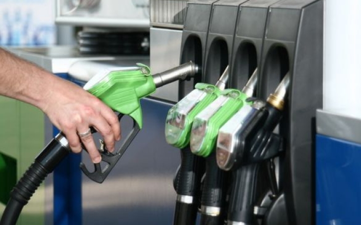 Tovább drágul a benzin