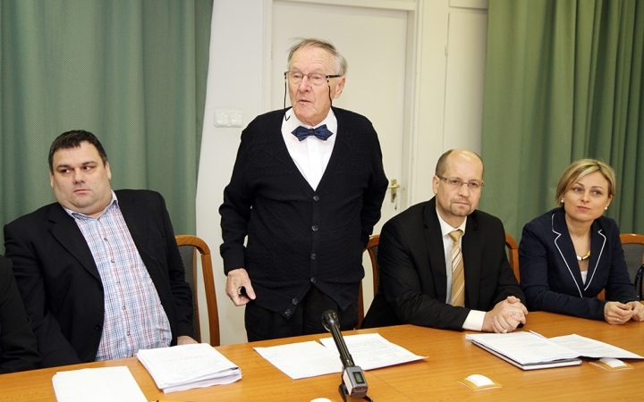 Június 5-én időközi választás lesz