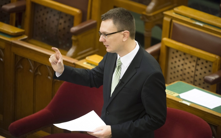 Csökkenhet a tananyag mennyisége?