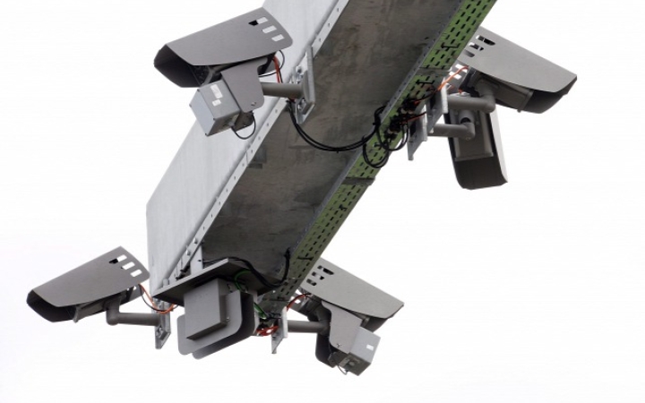 Holnaptól élesednek a kamerák a "bitófákon"