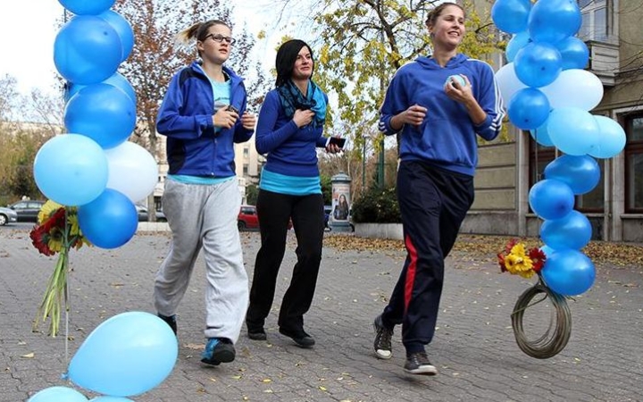 Ragyogj kékben! - Minifesztivál a főtéren