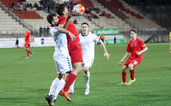 Labdarúgás: újabb döntetlen