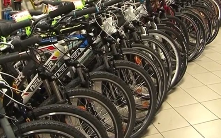 Itt a tavasz, elő a bringákkal!