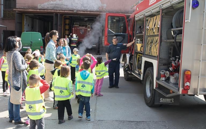 Ovisok a tűzoltóságon