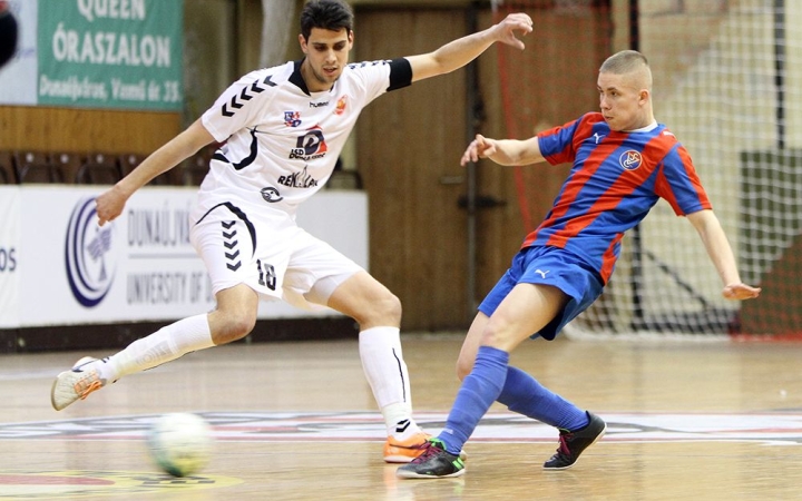 Futsal: kezdődik a rájátszás - rögtön a mumus ellen