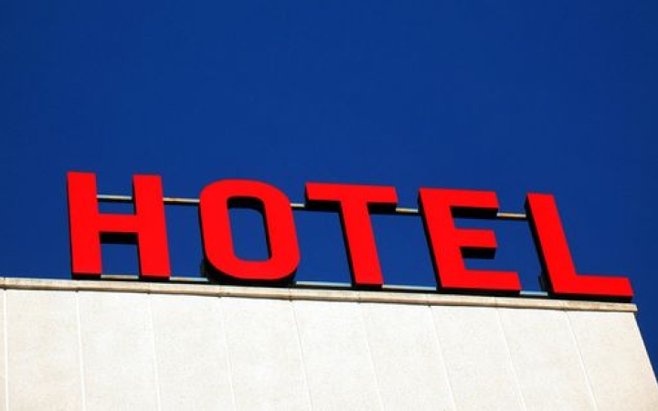 A szállodák közel negyede átvágja a vendégeket?