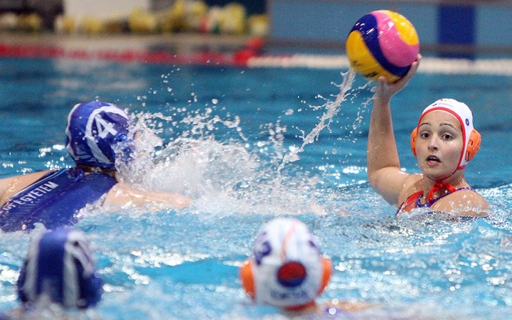 Vízilabda: döntőben az egyetemisták!