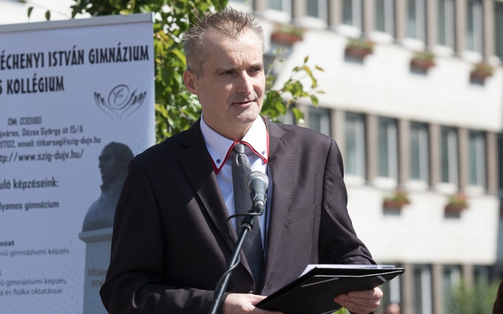 A polgármester is köszöntötte a Széchenyi ballagóit