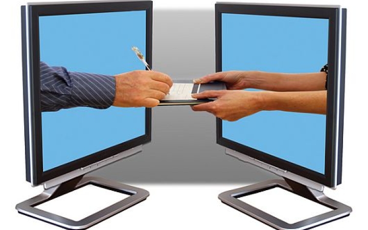 Júliustól lesz érvényes az elektronikus aláírás 