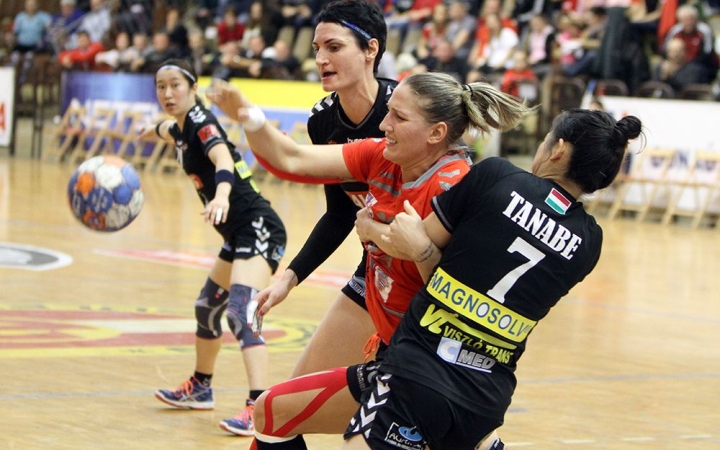 Kézilabda: itthon kezd a Kohász