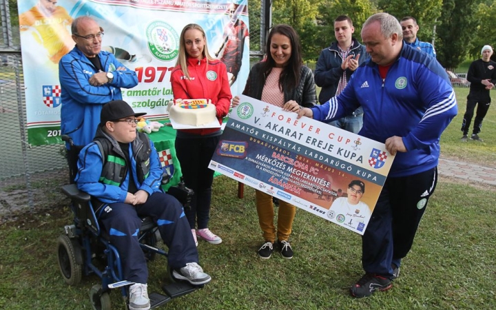 Akarat Ereje Kupa: csodás ajándék Ádámnak!