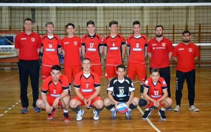 Röplabda: ezüstös Dunaferr