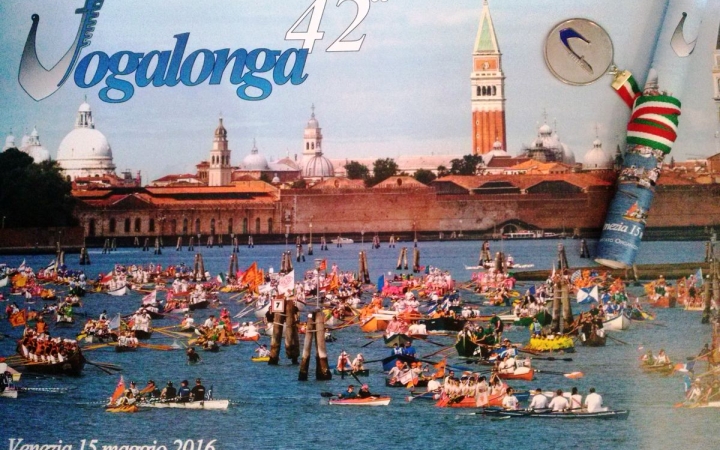 Dunaújvárosi sárkányhajósok a velencei fesztiválon