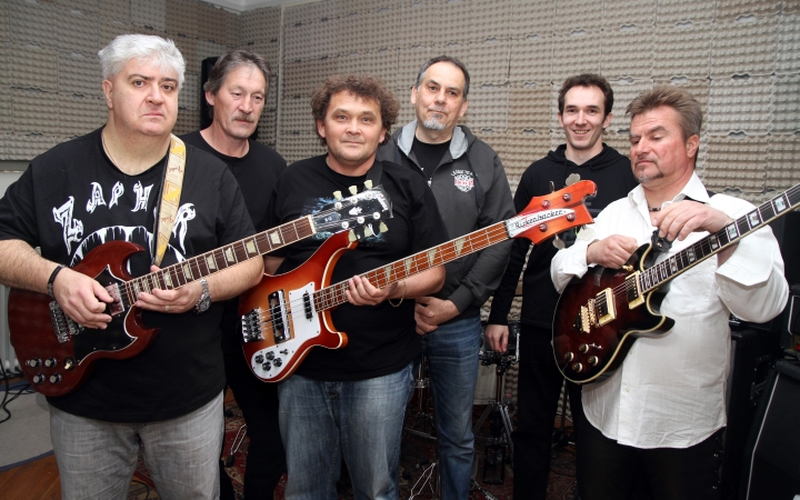 Hamisítatlan, döngölős rockzene a Zaphirtól