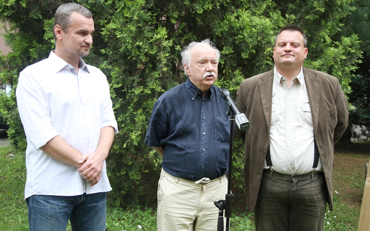 Időközi választás 2016 - A DK kabaréval kampányolt