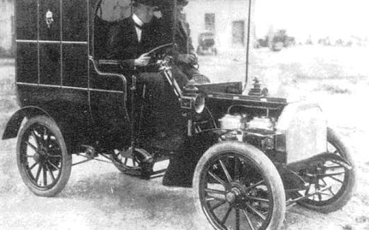 A sárpentelei „Bózsi” törpeautója