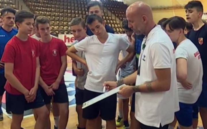 Fejleszti utánpótlását a Dunaferr