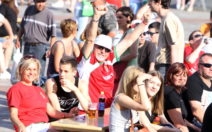 Szurkolj Magyarország, szurkolj Dunaújváros!