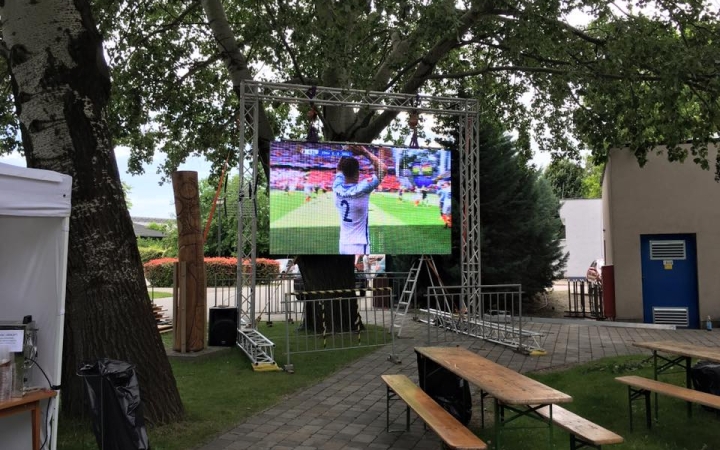 Foci - EB-udvar nyílt az egyetemen