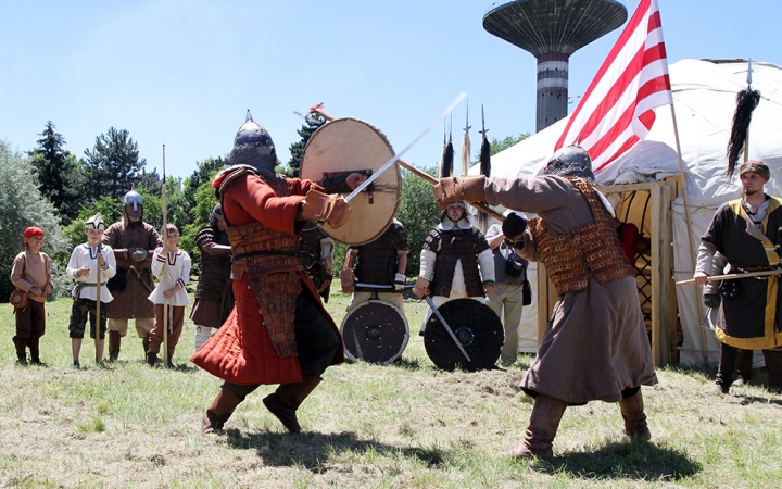 Turul Népe - Vissza a honfoglalás korába