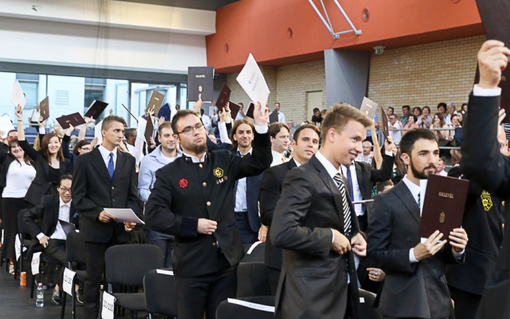 Diplomaátadó a DUE-n