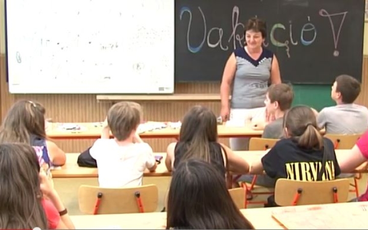 Egy-két héttel rövidülhet a nyári szünet?