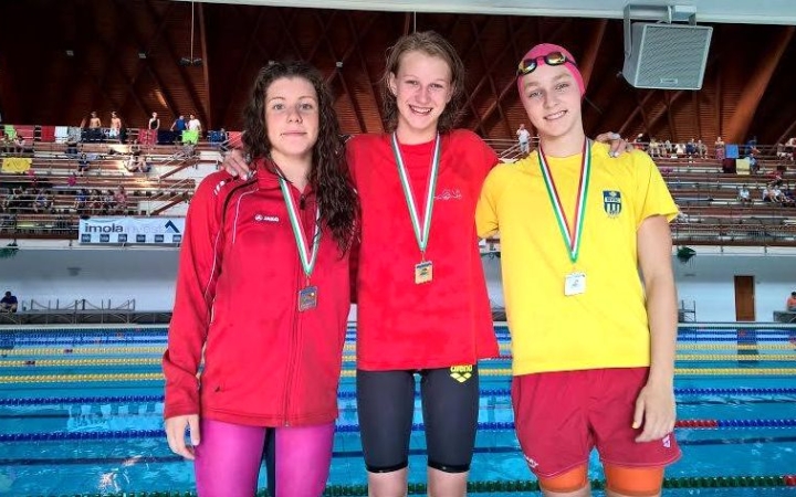 Úszás: két érem a nyitónapon