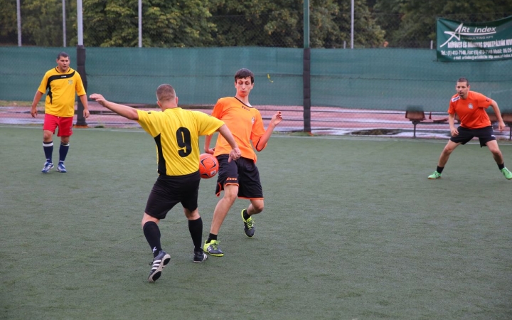 Szoros meccsek a harmadik napon