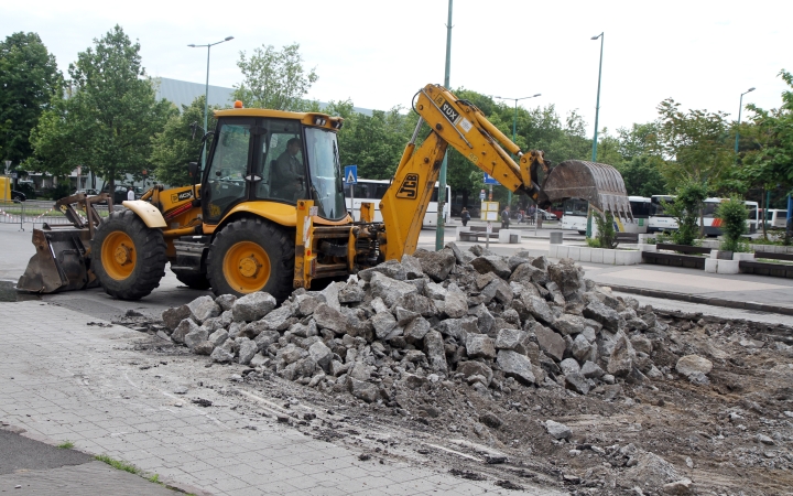 Építők útja - Még három hét a befejezésig