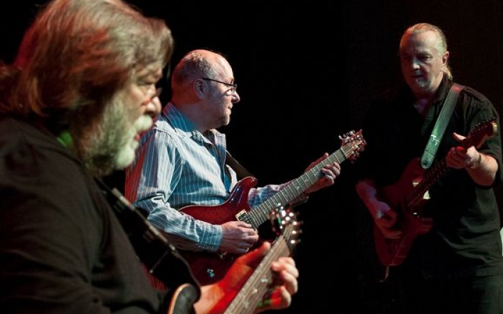 Három gitárkirály a Művész Jazz Klub teraszán