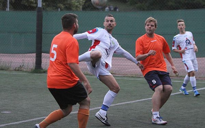 Mozgolódik az élmezőny