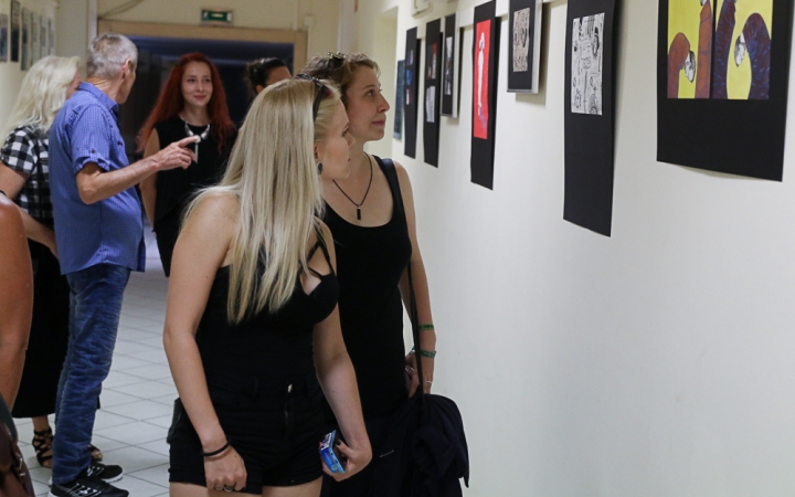 Markáns képek az első tárlaton