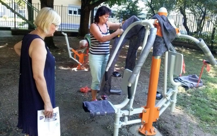 Jótékony erősítés a Liget közben