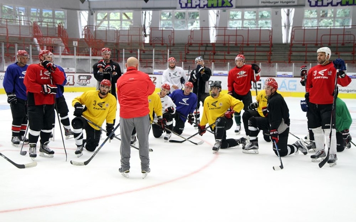 Próbázók az Acélbikáknál