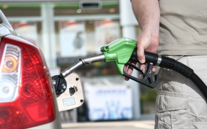 Üzemanyag: csökkenő árak