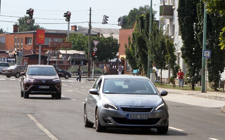 Megnyitották a felújított Építők útját