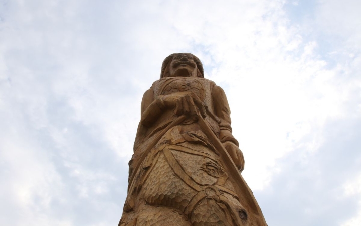 Kopjafával emlékeztek