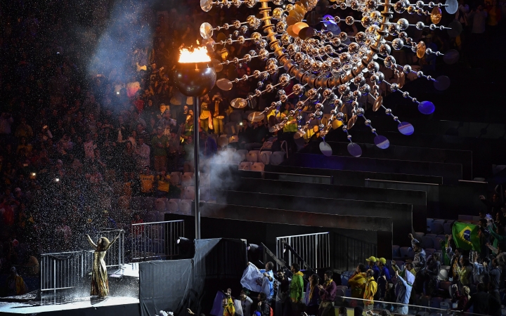 Búcsú Riótól, vendégszöveggel