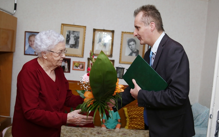 Kilencvenötödik születésnap, polgármesteri köszöntéssel