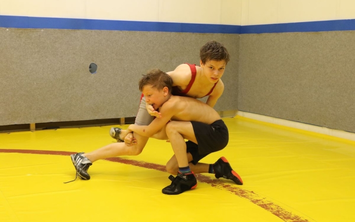 Hazai versenyek előtt a birkózók