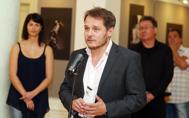 A színház teret ad más művészeti ágaknak is