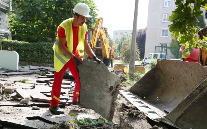 Járdafelújítás - Az utolsó kocka is a helyére kerül