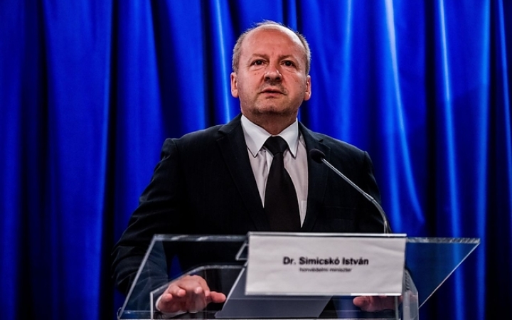 "Tarthatatlan, amit a brüsszeli bürokraták ránk akarnak kényszeríteni"