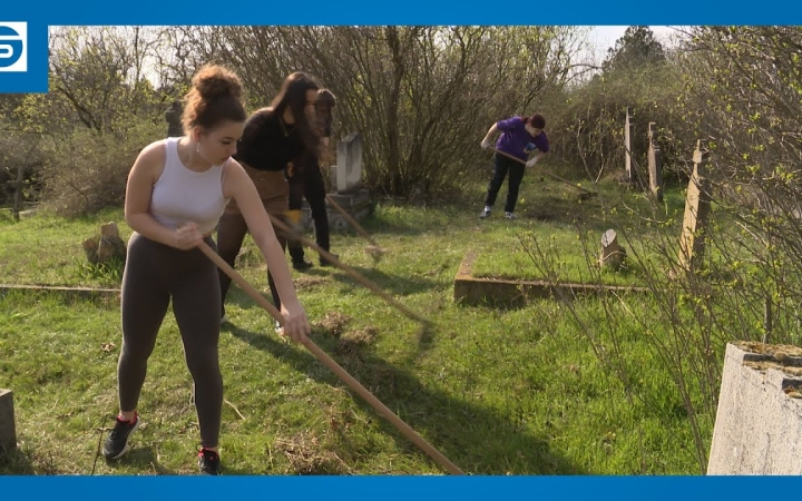 Embedded thumbnail for Nagy munkálatok a Kistemetőben