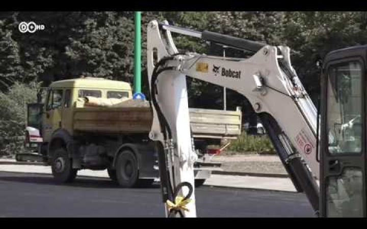 Embedded thumbnail for Utolsó szakaszához érkezett a Vasmű út felújítása