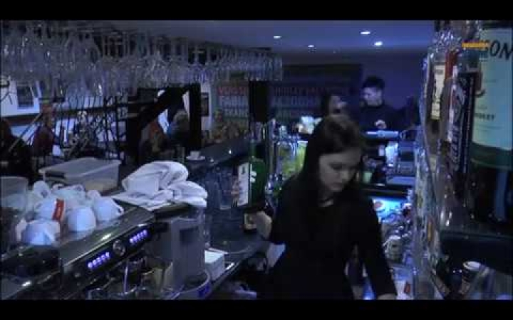 Embedded thumbnail for Lemezbemutató egy zongorával