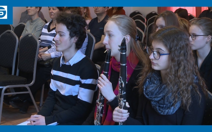 Embedded thumbnail for DSTV: fafúvósok randevúja a zeneiskolában