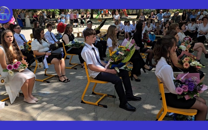 Embedded thumbnail for DSTV: ballagás a Szabó Magda iskolában