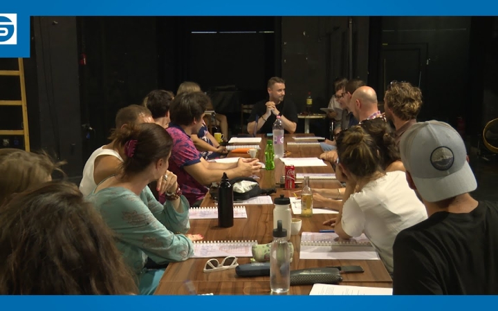 Embedded thumbnail for DSTV: "Csalódások" a Bartók színpadán