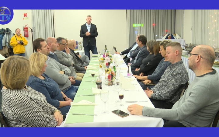 Embedded thumbnail for DSTV: évet zártak és nyitottak a röpisek